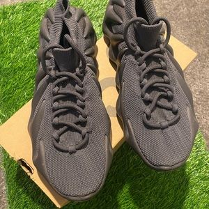 Size 9.5 Adidas Yeezy 450 Utility Black